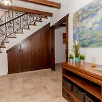 Cubo's Casa El Torcal بيت للعطل *