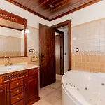 Cubo's Casa El Torcal بيت للعطل